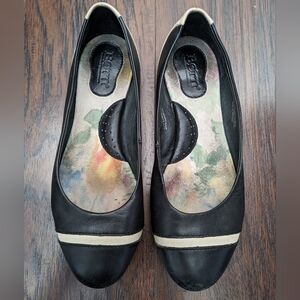 Born Women's Black and Cream Loafers